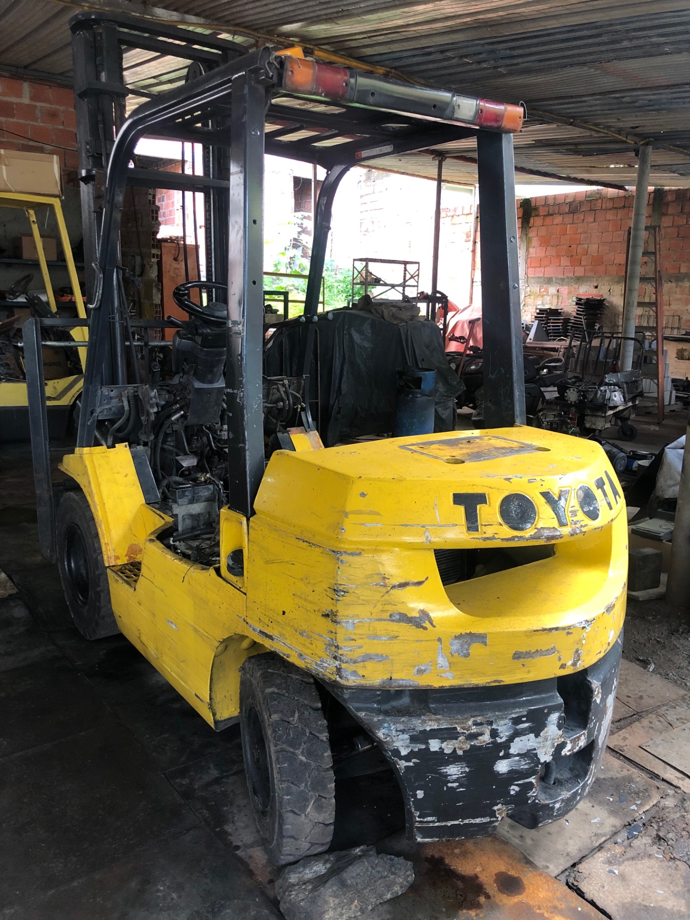 Toyota — repintura completa antes da reforma